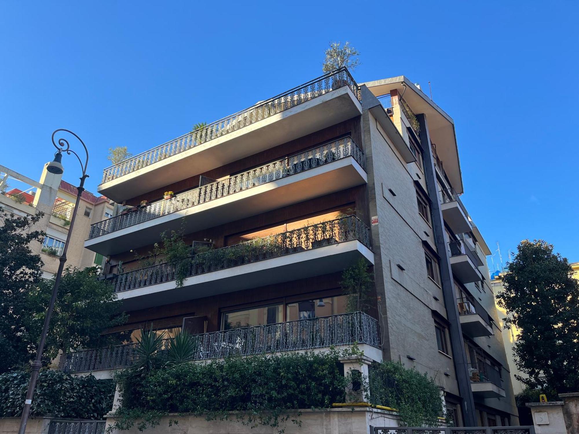Savoia House, Modern Near Borghese Apartment Rom